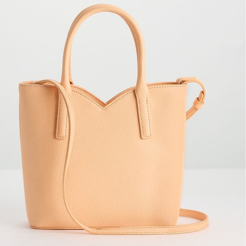 Peach 🍑 Crossbody bag